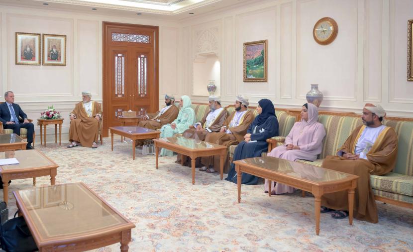 رئيس “الدولة” يستعرض العلاقات مع وزير خارجية أذربيجان