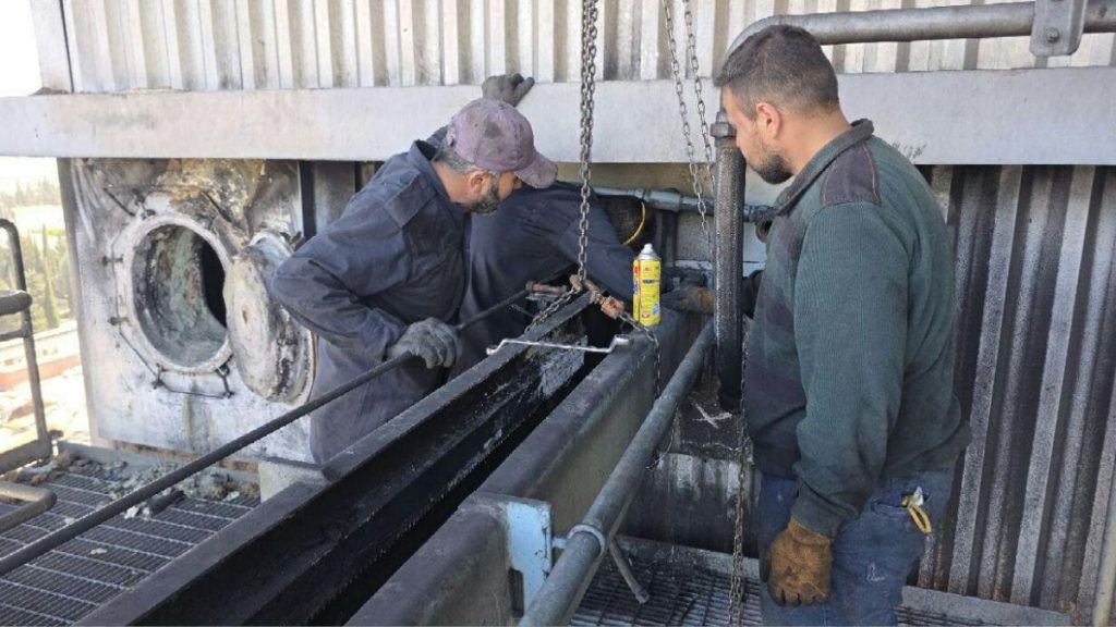 الحكومة تخطط لاعتماد نظام الشرائح في تعرفة الكهرباء