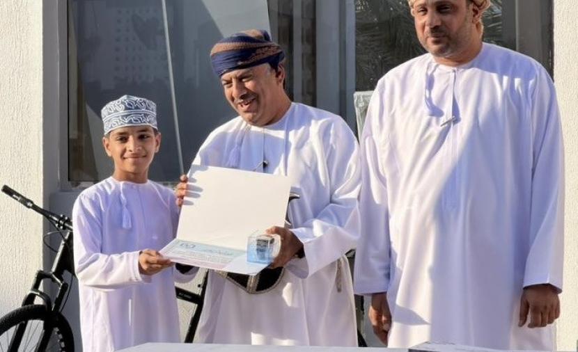 تكريم الطلبة المجيدين في مدرسة الشيخ أبو قحطان الهجاري بالعوابي