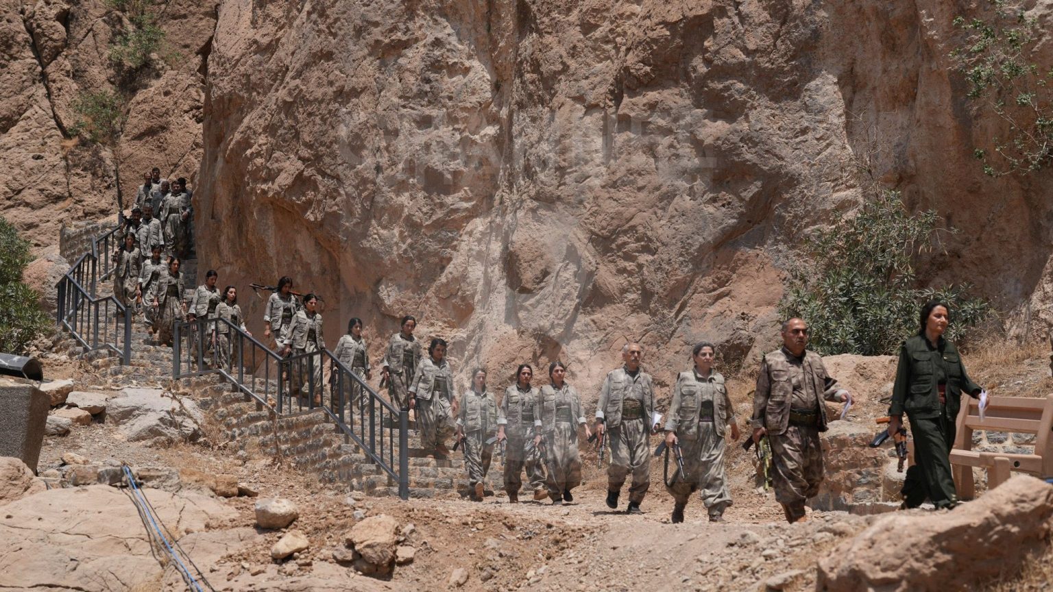 انعكاسات انسحاب التنظيم على العراق وسوريا.. هل يتبدد نفوذ “PKK” الإقليمي؟