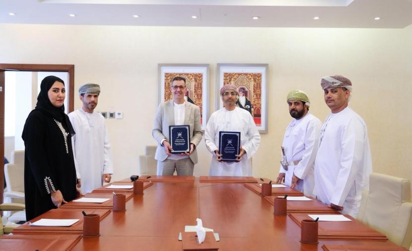 اتفاقية بين “التعليم العالي” و”سفير” الفرنسية لتطوير برامج الابتعاث