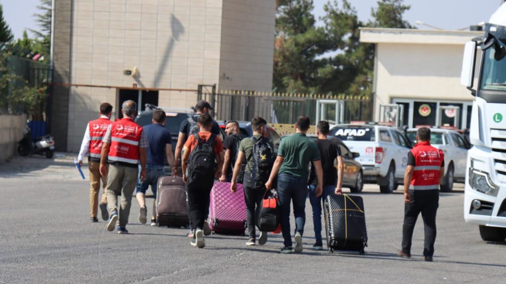 لحاملي الكيملك والإقامات.. سوريا تصدر بيانا هاما لرعاياها في تركيا