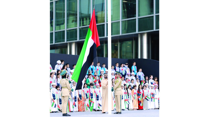 محمد بن راشد: بقيادة محمد بن زايد سيبقى عَلَم الإمارات عنواناً للخير والرفعة والنماء