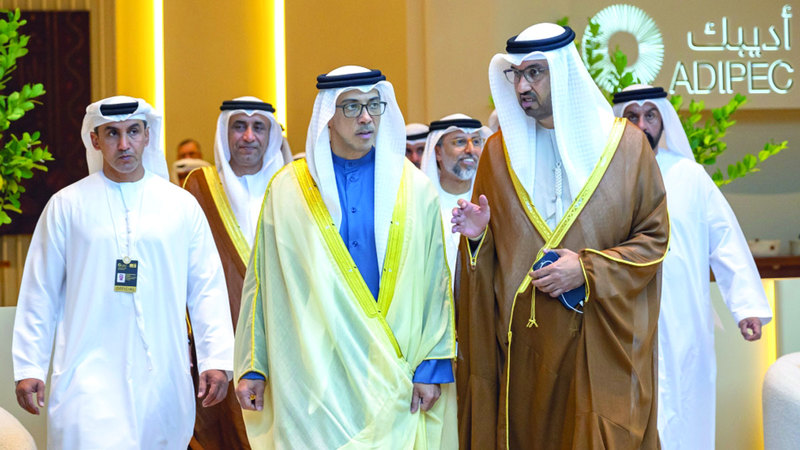منصور بن زايد: «أديبك» يعكس المكانة العالمية للإمارات في قيادة الحوار الدولي حول مستقبل الطاقة