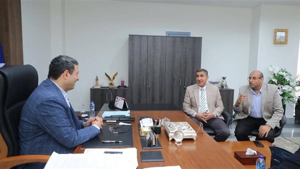 محافظ دمياط يلتقى مع رئيس الهيئة العامة للخدمات البيطرية