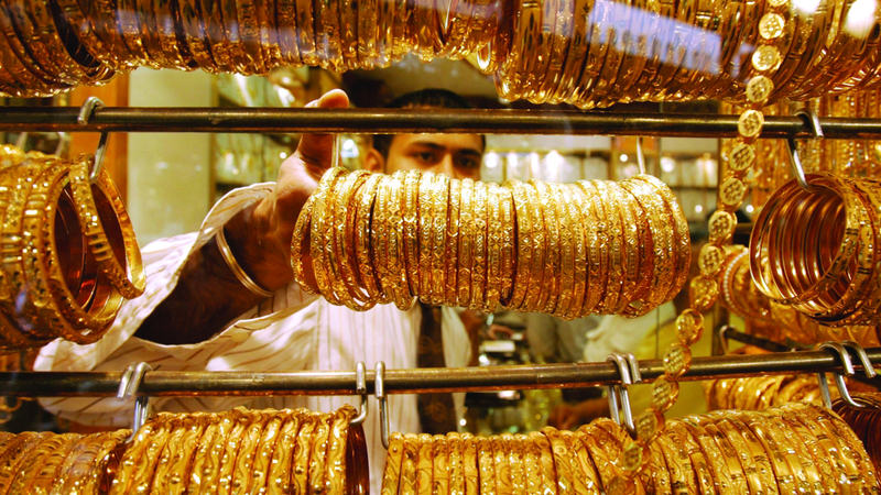 عودة أسعار الذهب للارتفاع تحد من الطلب على المشغولات.. وإقبال على شراء السبائك