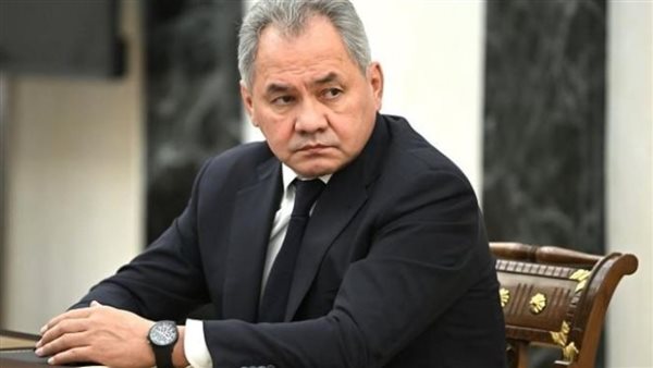 شويجو يصل القاهرة لإجراء محادثات مع كبار المسئولين