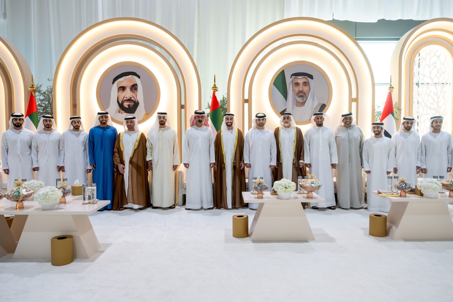 منصور بن محمد يحضر أفراح المهيري وآل حامد