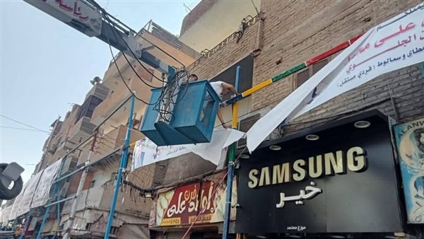 محافظ المنيا يوجه بإزالة لافتات تُعيق الرؤية.. وحملات موسعة لرفع الإعلانات المخالفة بالمراكز