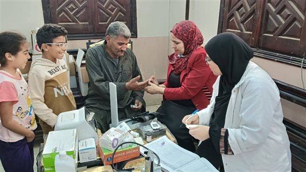 بقافلة طبية لجامعة المنوفية.. الكشف الطبي على 418 من أهالي “كفور الرمل” بقويسنا