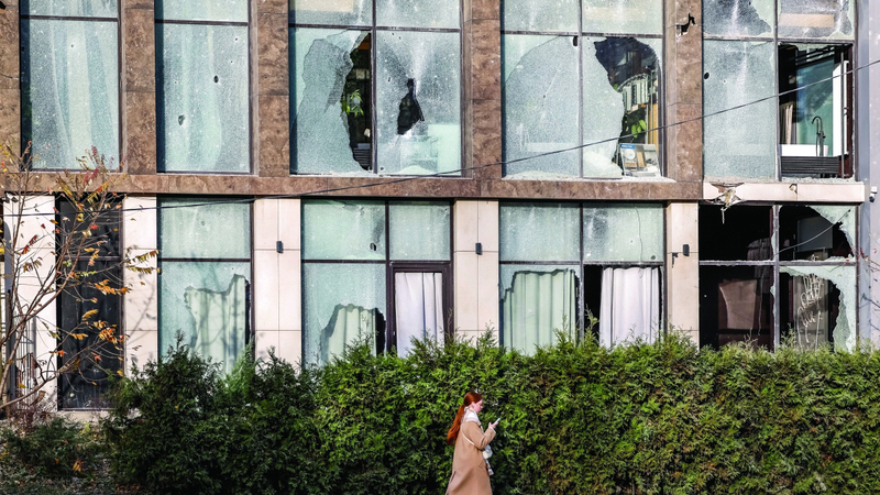 هجوم روسي «كبير» يستهدف كييف.. وأوكرانيا ترد بمسيرات وصواريخ