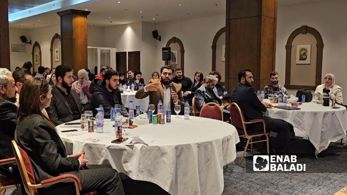 من مشاركات الصحفيين والصحفيات خلال الندوة الحوارية حول نبذ الكراهية وبناء ذاكرة جمعية- 17 تشرين الأول 2025 (/أحمد المسلماني)