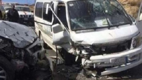 رحلة عمل تنتهي بحادث مروع.. إصابة 15 عاملًا في انقلاب أتوبيس بأكتوبر