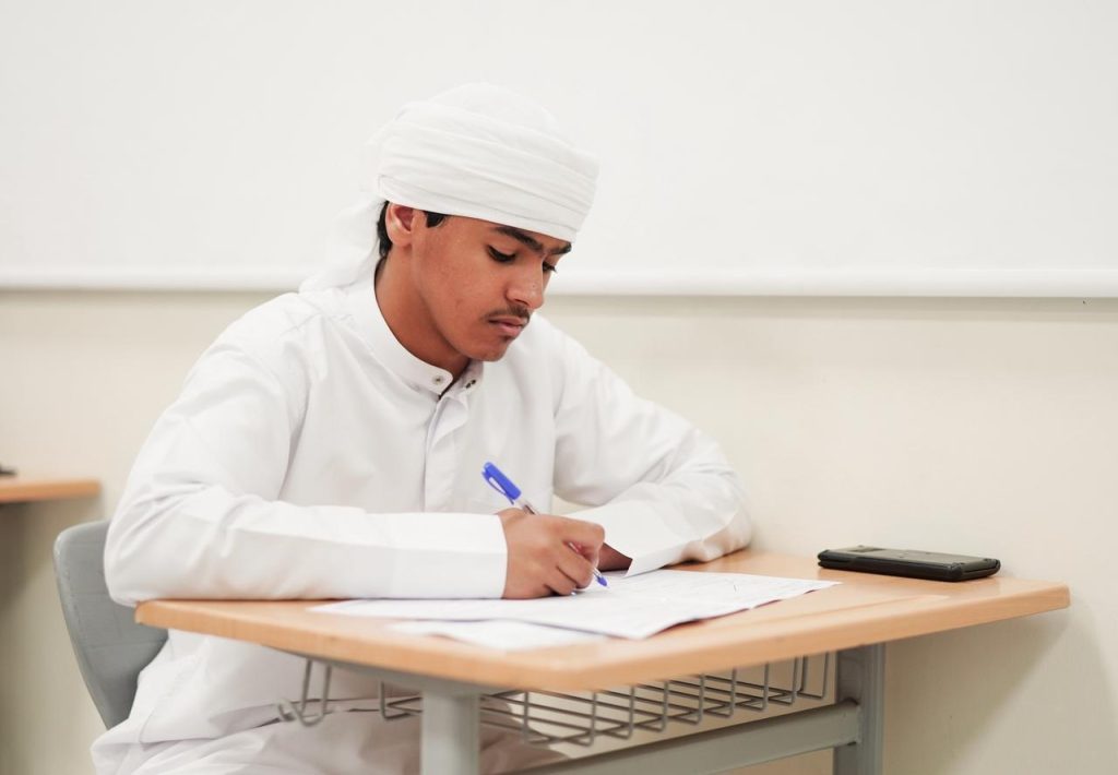 طلبة 12: مسائل الرياضيات بلا غموض و”الاشتقاق الضمني” أصعب الأسئلة