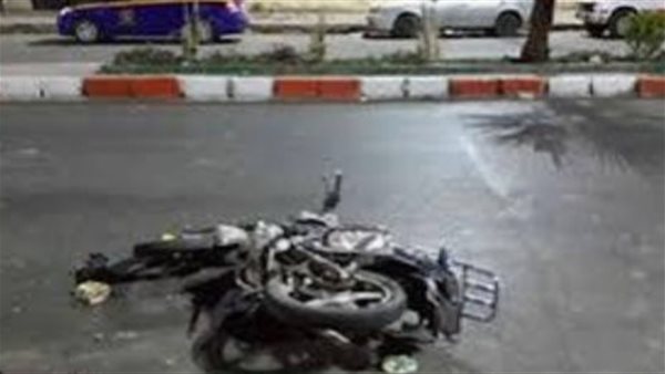 مصرع شخص وإصابة آخر في حادث تصادم سيارتين بقنا