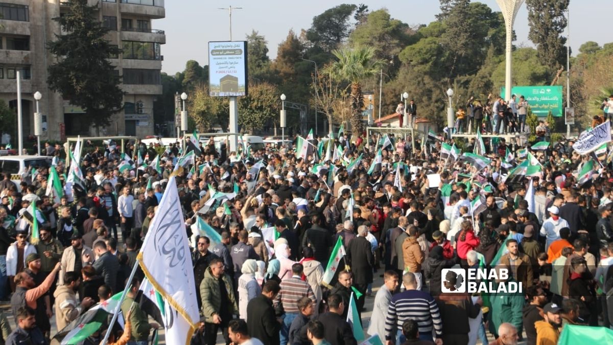 تجمعات أهالي محافظة حلب في ساحة سعد الله الجابري - 28 تشرين الثاني 2025 (/ محمد مستو)