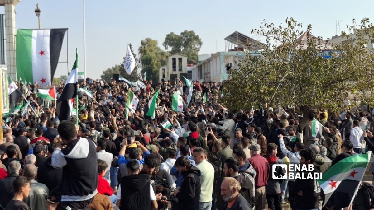 تجمع أهالي محافظة حلب في ساحة سعد الله الجابري - 28 تشرين الثاني 2025 (/ محمد مصطو)