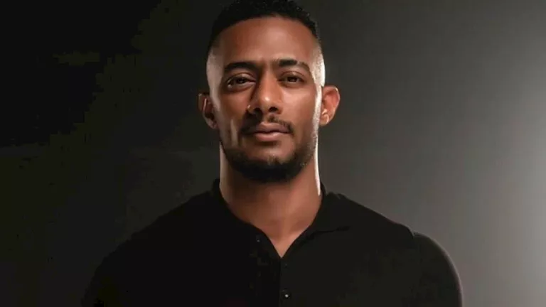 محمد رمضان يعلن وفاة والده