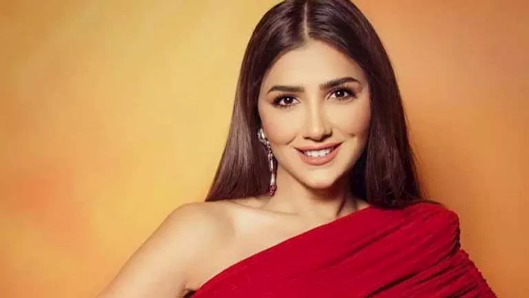 مي عمر تدعم آن الرفاعي بعد شائعة انفصالها عن كريم محمود عبدالعزيز