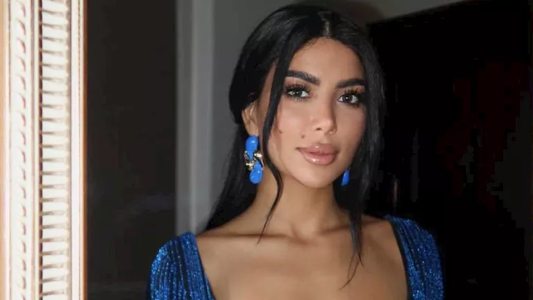 كارولين عزمي بإطلالة جريئة في أحدث ظهور لها