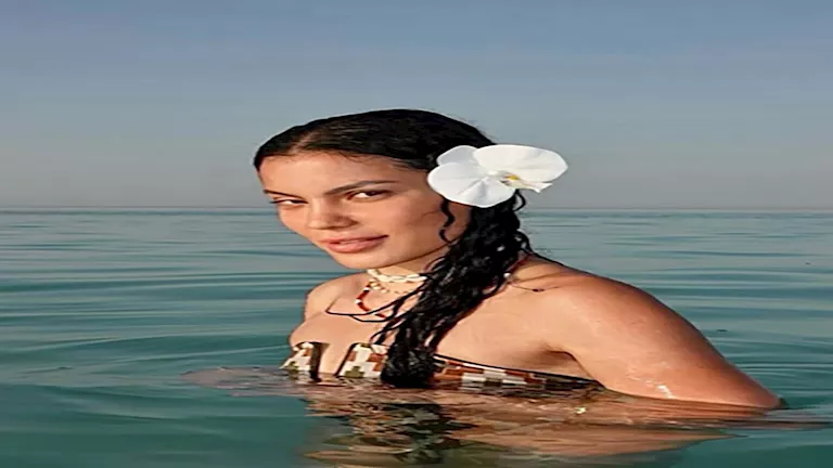 هايدي خالد تشارك جمهورها صورا من صيف 2025