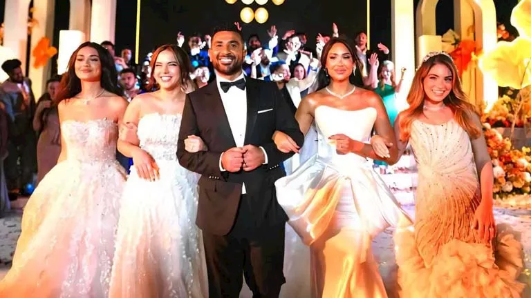 “بقيت الحاج متولي”.. تعليقات الجمهور على ظهور أحمد سعد بـ “بدلة” زفاف