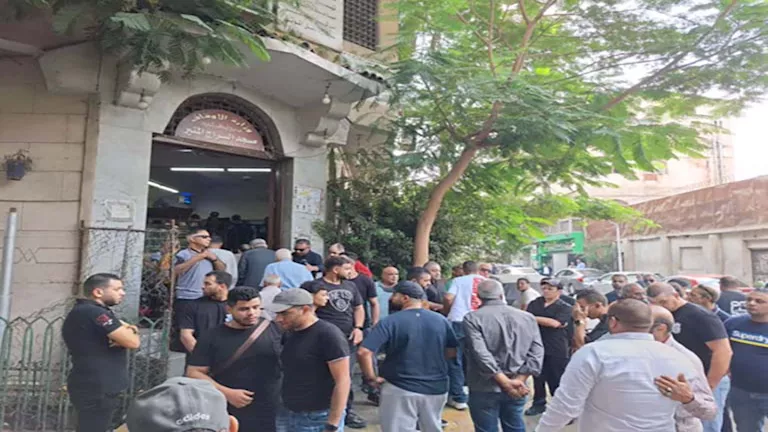 الصور الأولى من تشييع جثمان المؤلف أحمد عبدالله بحضور نجوم الفن