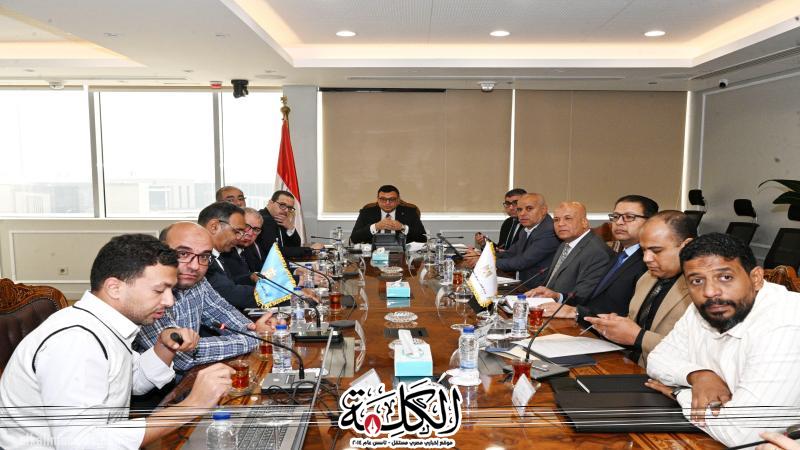 وزير الإسكان يتابع سير العمل بمشروعات الطرق والمرافق والمشروعات السكنية المتنوعة بحدائق أكتوبر | اقتصاد وتكنولوجيا | بوابة الكلمة