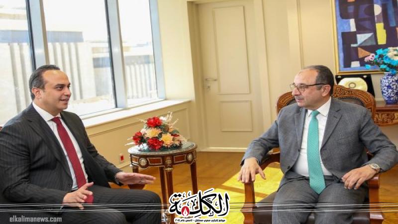 وزير قطاع الأعمال العام يستقبل رئيس هيئة الرعاية الصحية لبحث تعزيز التعاون المشترك | أخبار وتقارير | بوابة الكلمة