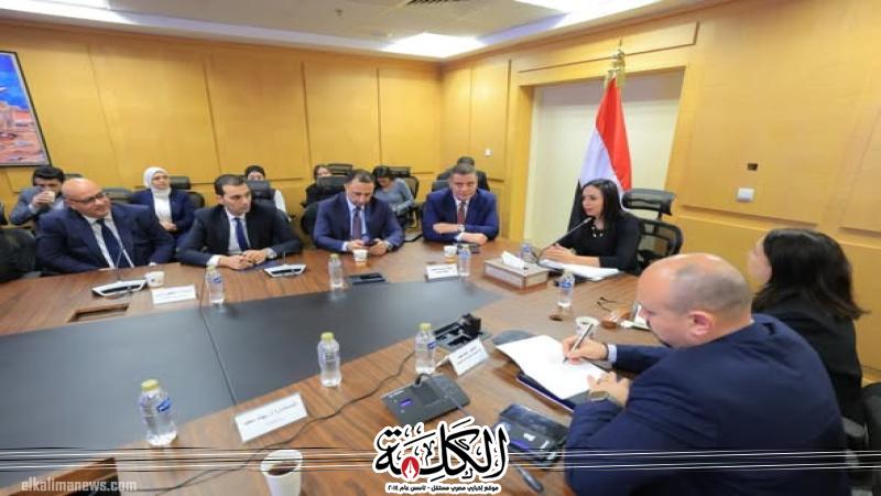 وزيرة التضامن تلتقي فريق عمل صندوق دعم مشروعات الجمعيات والمؤسسات الأهلية | أخبار وتقارير | بوابة الكلمة