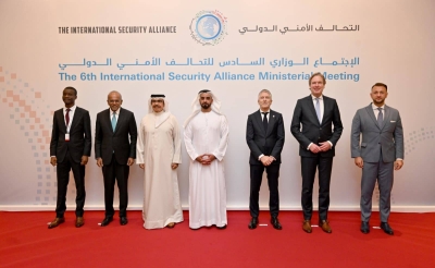 وزير الداخلية يعرب عن شكره وتقديره للفريق سمو الشيخ سيف بن زايد لحضور سموه للتمرين الميداني الأول لدول التحالف في البحرين – الوطن