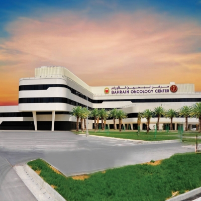 إدوارد رولاند: الأطباء البحرينيون رسّخوا مكانة متميّزة للمملكة كنموذج يُحتذى – الوطن