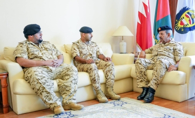 القائد العام يستقبل المقدم محمد النعيمي والرائد الركن أحمد بن علي آل خليفة – الوطن
