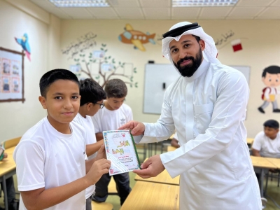 المعلم مصطفى نعمان يكتشف مواهب الكتابة ضمن مبادرة (أقلام بارعة) – الوطن