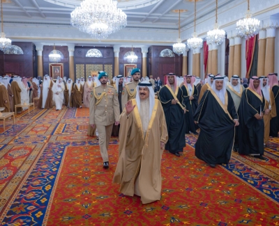 الملك يستقبل كبار أفراد العائلة المالكة والمسؤولين وأصحاب الإنجازات الرياضية – الوطن