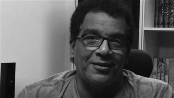 حمادة هلال يعلن وفاة السيناريست أحمد عبدالله