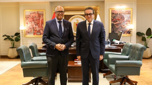 عبدالغفار يبحث مع منظمة الصحة العالمية تعزيز الجهود الدولية لمواجهة الكوارث