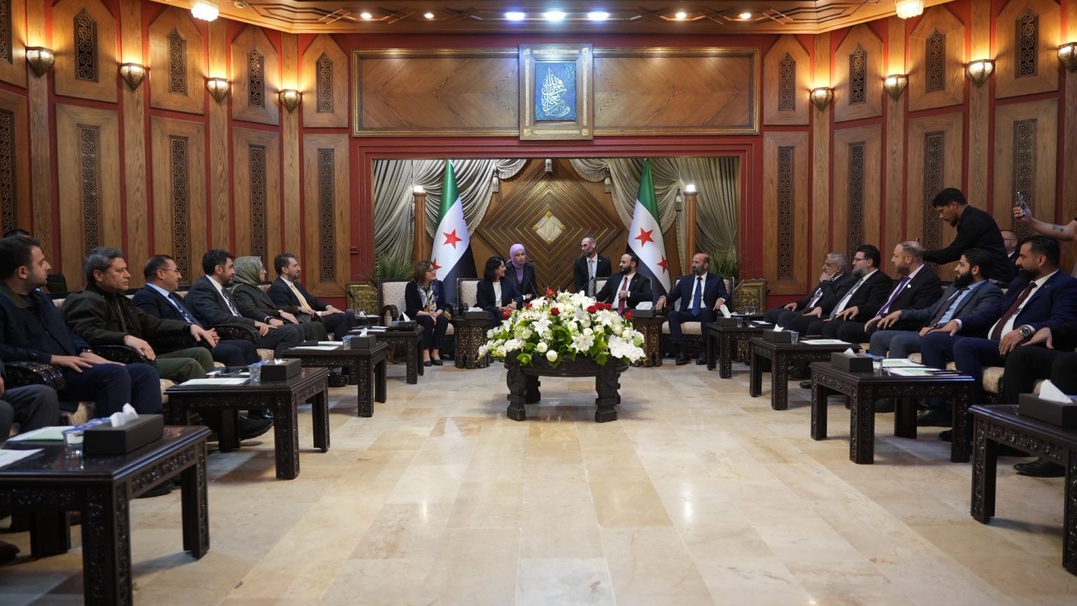 وفد تركي يبحث مع محافظ حلب سبل التعاون المشترك