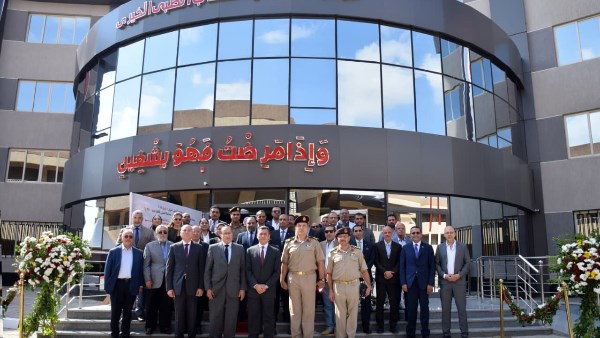 القوات المسلحة بالتعاون مع محافظة القاهرة ومؤسسات المجتمع المدني تفتتح مجمع الأمل لورش الصناعات اليدوية والجلدية