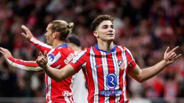 برشلونة يستهدف جوليان ألفاريز لتعويض ليفاندوفسكي في سوق الانتقالات الصيفية 2026