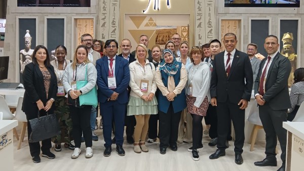 السياحة والآثار تشارك في المعرض الدولي للحوافز IBTM 2025 بإسبانيا