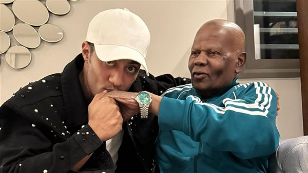 آخر ظهور جمع محمد رمضان بوالده قبل وفاته بأشهر قليلة (صور)