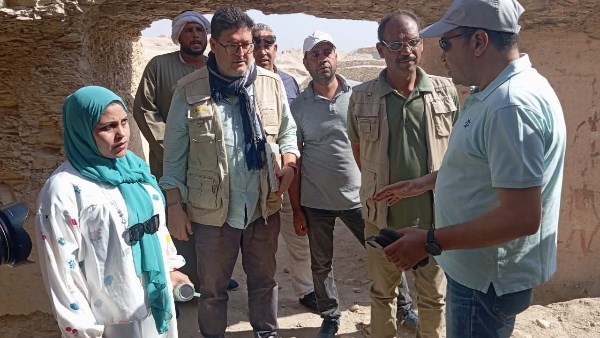 الأقصر..متابعة أعمال البعثة الاسبانية في مقابر الدولة الوسطى بالدير البحري