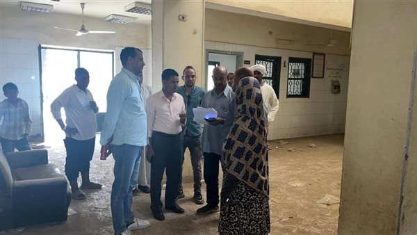 بالصور.. «وكيل الصحة» يتفقد اعمل الترميم والصيانة للمنشآت الطيبة بالأقصر