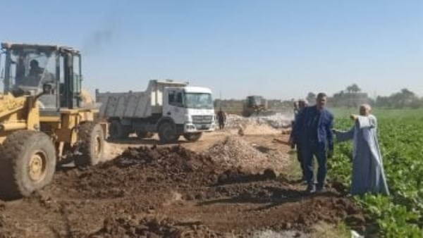 إزالة 24 حالة تعد على أراض زراعية وأملاك الدولة بأسيوط