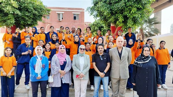 مدير تعليم القاهرة تتفقد عدد من مدارس إدارة الشرابية التعليمية