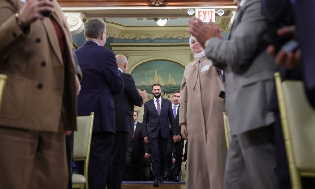 هل يذهب الشرع بسوريا إلى المعسكر الغربي