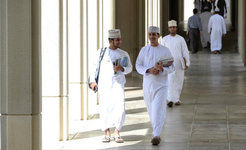 خبراء لـ”الرؤية”: عوامل عقارية واقتصادية متشابكة تُفاقم “أزمة السكن الطلابي”