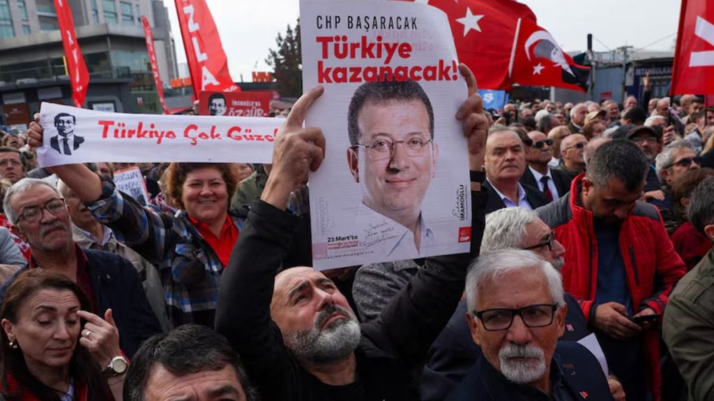 تركيا.. الادعاء يطالب بسجن أكرم إمام أوغلو لـ 2430 عامًا