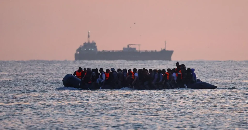 خطة بريطانية جديدة لإنهاء الامتيازات الأساسية لطالبي اللجوء